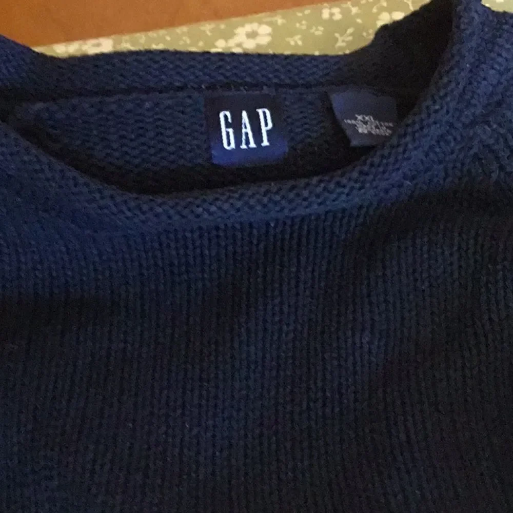 Heavy weight knit sweater by GAP in XXL
